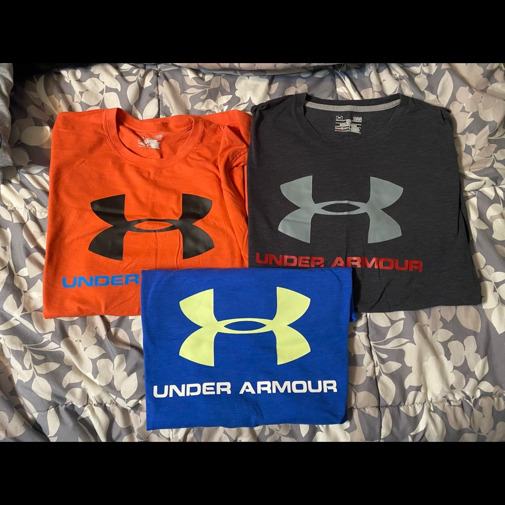 Lot of 3 Men’s Under Armour shirts